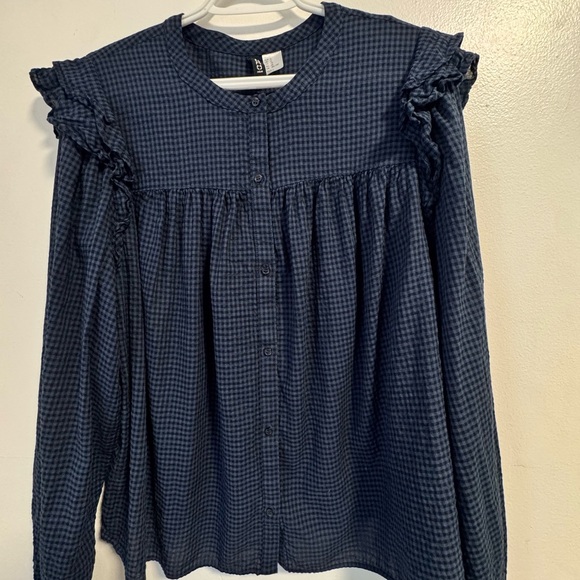 H&M Tops - H&M Navy Gingham Ruffle Shoulder Button-Up Blouse XL